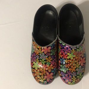 dansko non slip work shoes